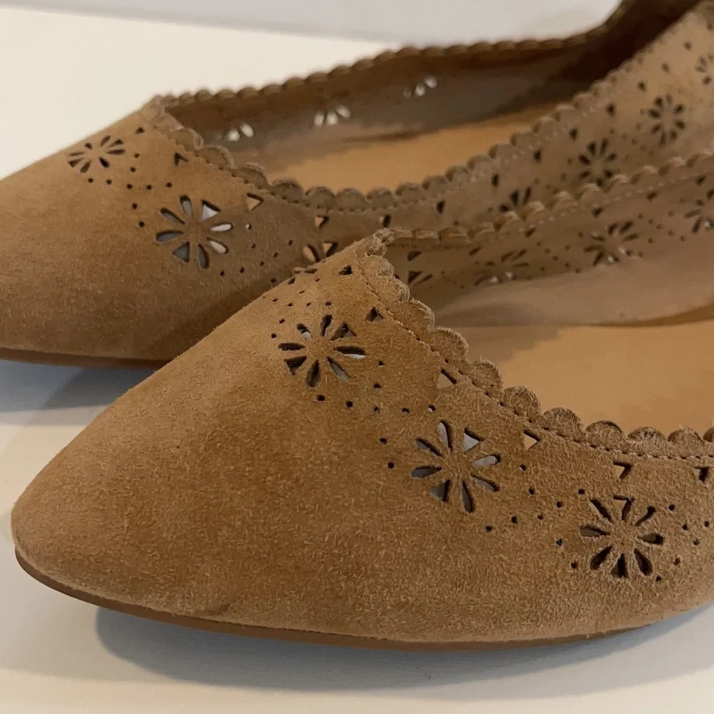 Joe’s Pointy Almond Toe Suede Cutout Flats Tan size 8.5 - Picture 4 of 16